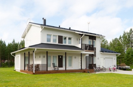 Asiakkaan toiveiden mukaan muokattu Emilia malli